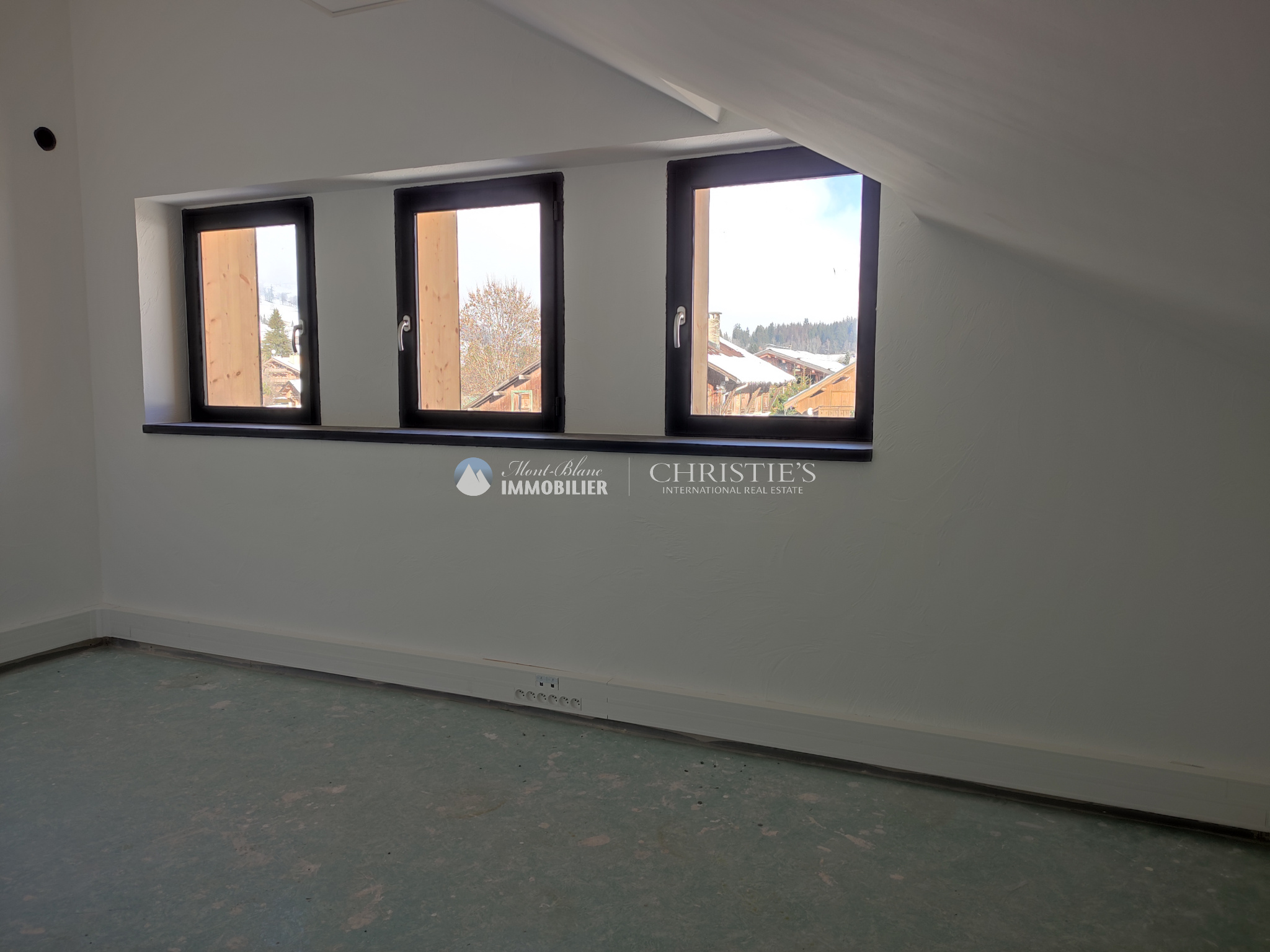 Photo of T5 Apartment in Attic Megève