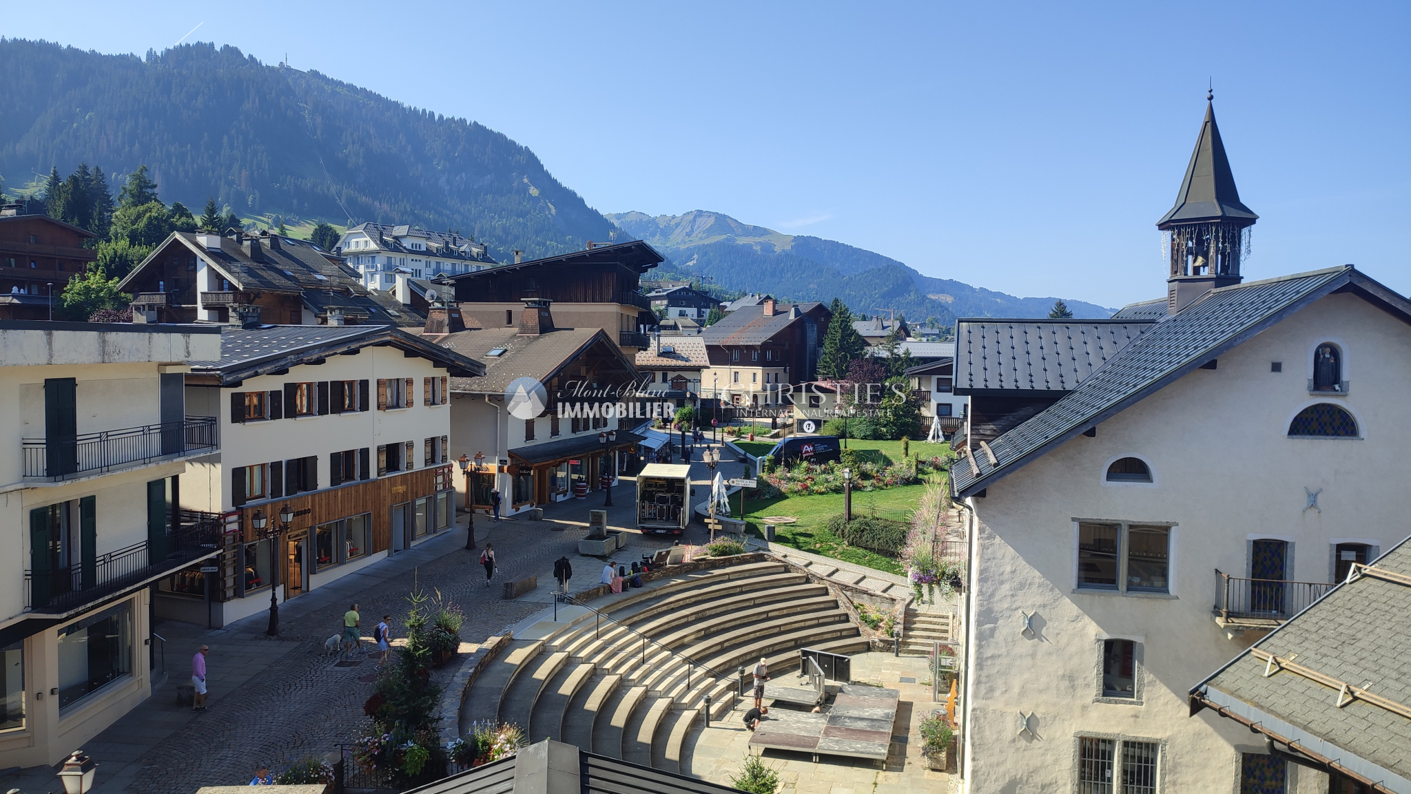 Photo of À Megève, immobilier de luxe : à vendre appartement au coeur du village