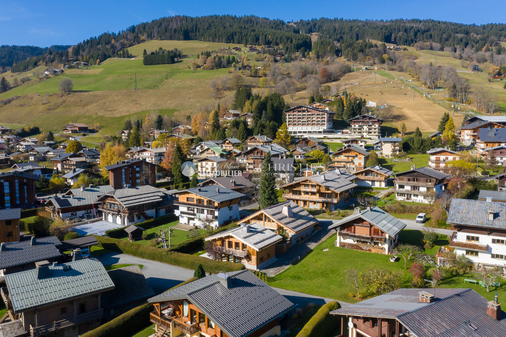 Real estate tenement consisting of two chalets in the heart of Megève Accommodation in Megeve