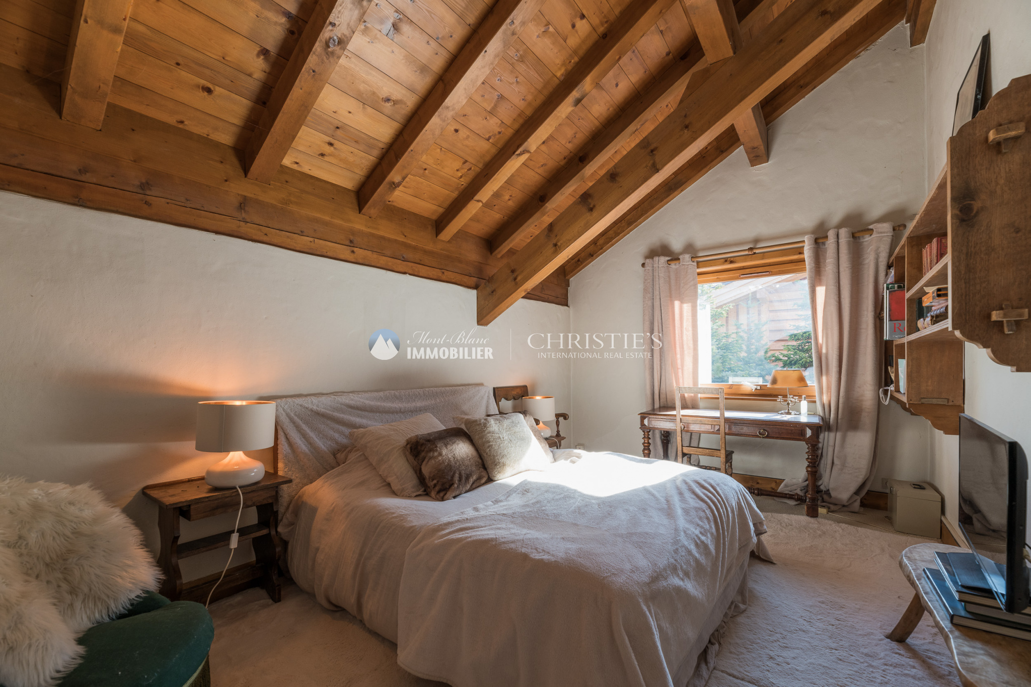 Photo of 300 m2 family chalet in the heart of Megève