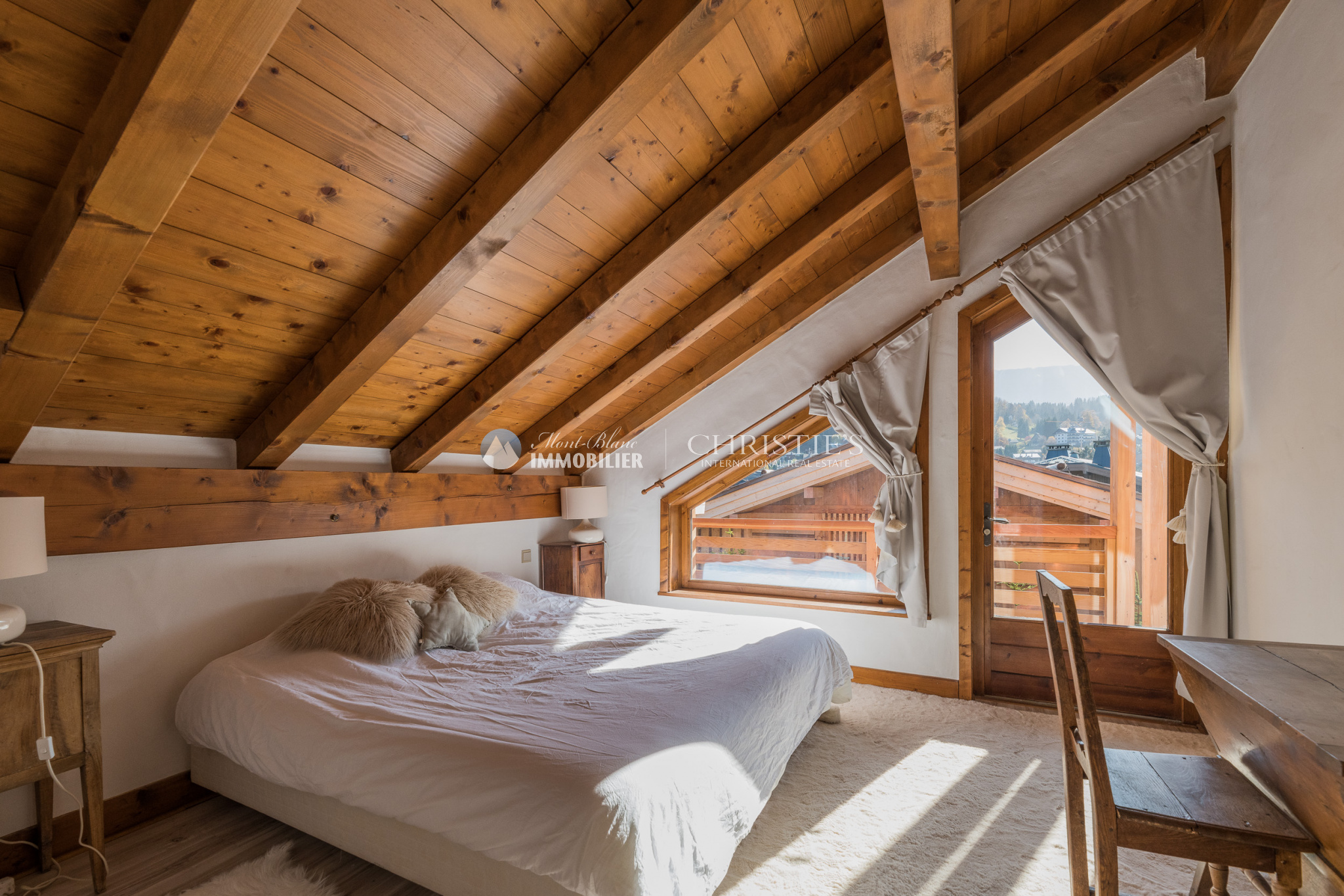 Photo of 300 m2 family chalet in the heart of Megève