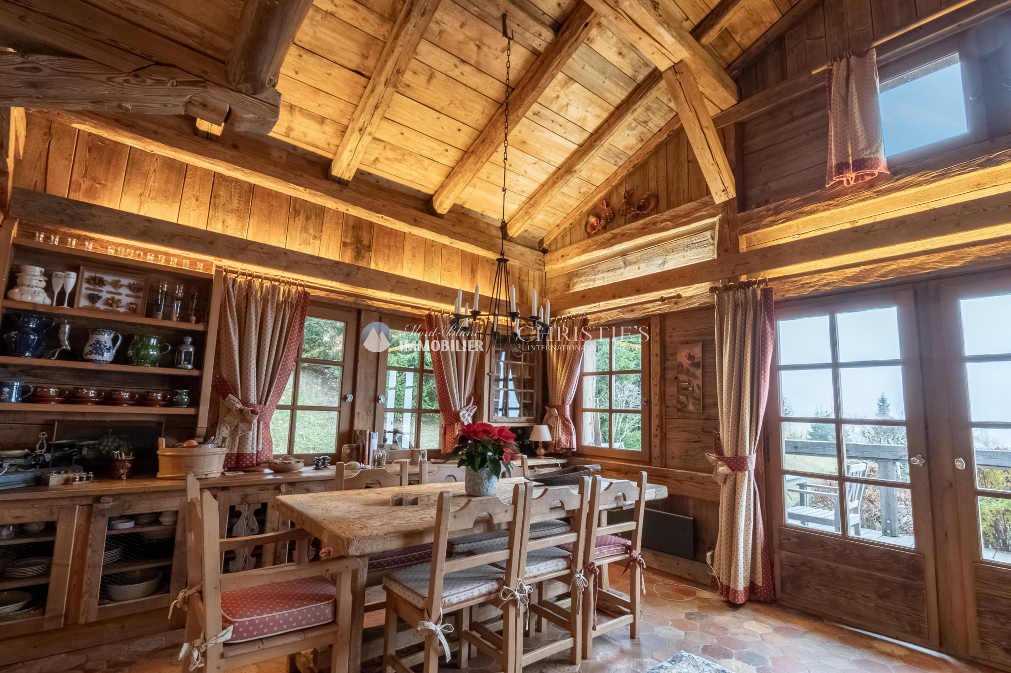 Photo of Chalet en vieux bois proche du centre de Megève