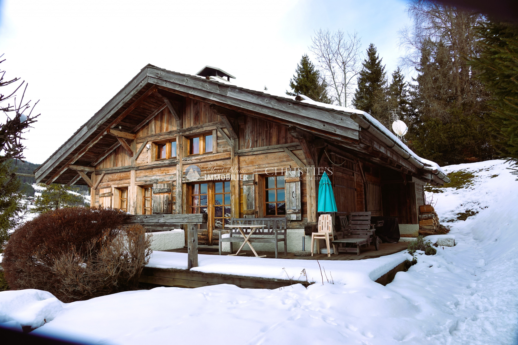 Photo of Chalet en vieux bois proche du centre de Megève