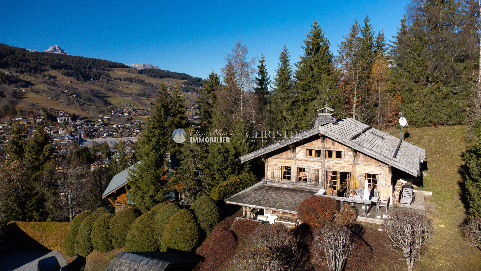 Photo of Chalet en vieux bois proche du centre de Megève